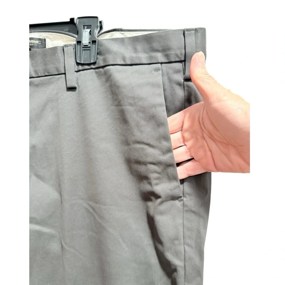 Banana Republic,‎ Aiden Slim Fit Pants, size 40x32 Dark Gray NWOT